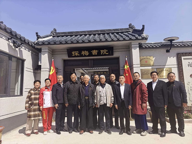丰县10余名志愿者团队义务为王沟镇单楼小学师生研学服务