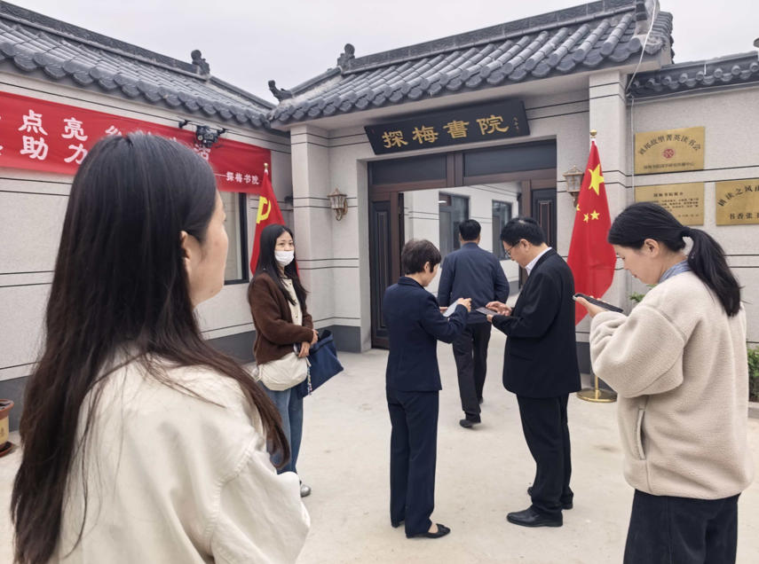丰县王沟镇张王集村爱心人士李为群捐赠3本书籍