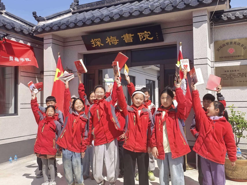 丰县王沟镇张王集村爱心人士李为群捐赠3本书籍