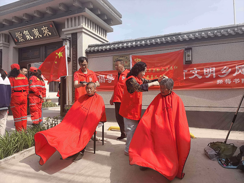 书香沐古院 热血暖乡邻