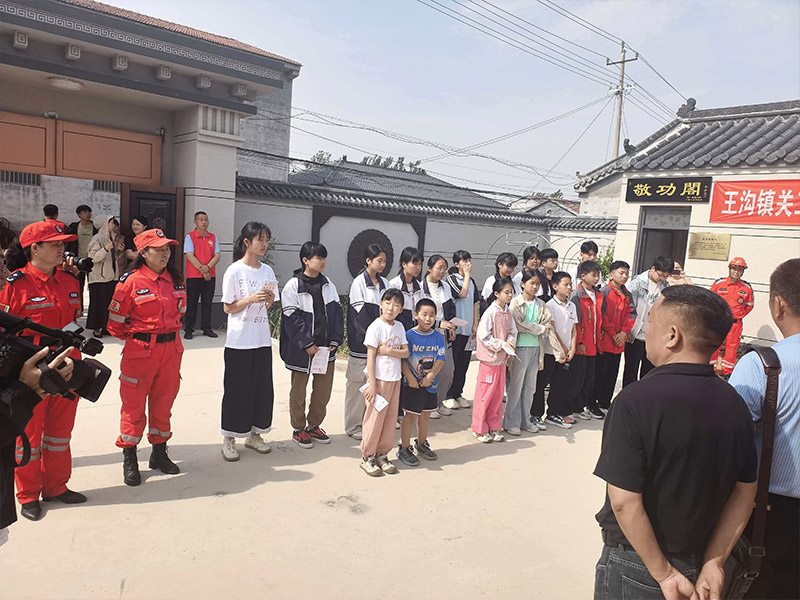 王沟镇关工委探梅书院辅导站挂牌仪式