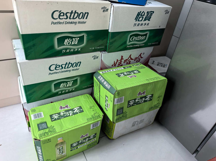 5月25日爱心人士张昌民捐助饮品6箱