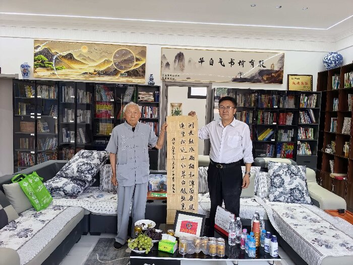知名艺术家王华珠捐赠7幅精品书画