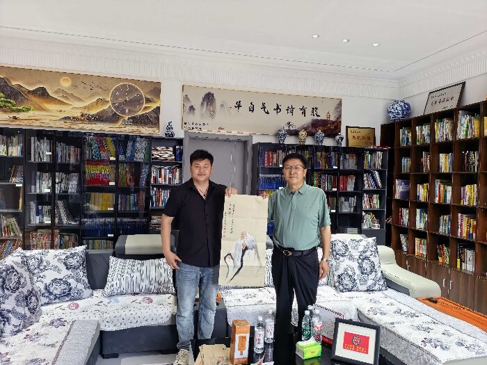 西安书画家曹振号不远千里到探梅书院捐赠字画
