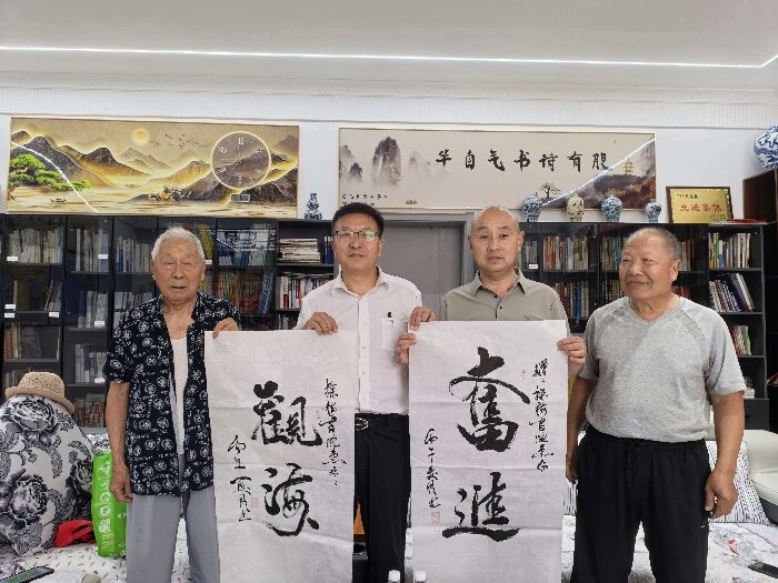 知名书法家赵纯明捐赠2幅字画