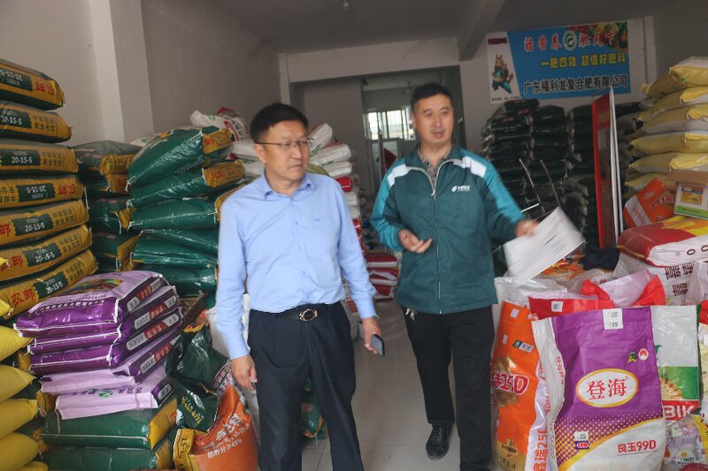 江苏劳模赵本增捐赠10箱生活用品支持当天公益活动