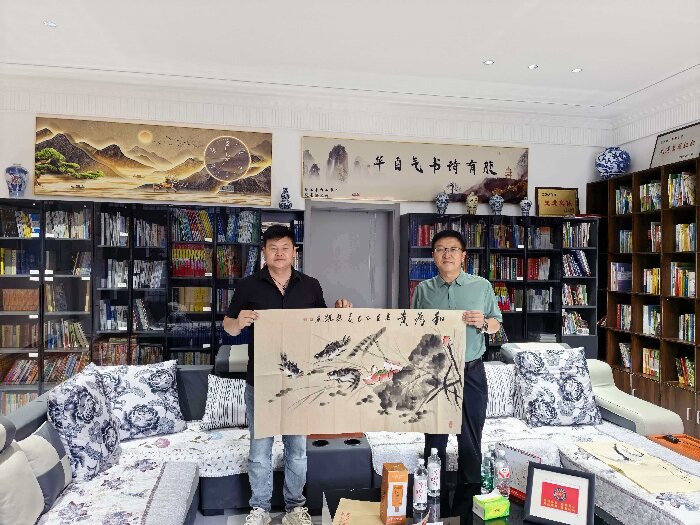 西安书画家曹振号不远千里到探梅书院捐赠字画
