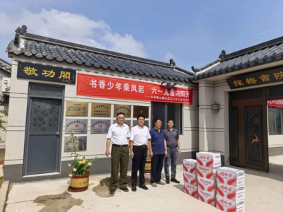 丰县赵庄中学校友捐赠爱心生活用品